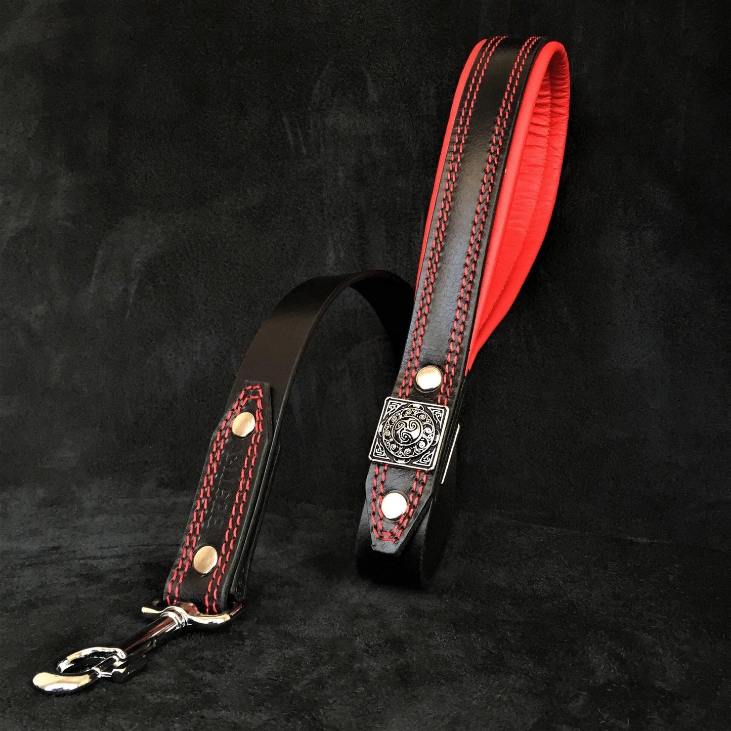 Das „Eros“ Halsband – 6,5 cm (2,5 Zoll) breit Schwarz & Rot-1