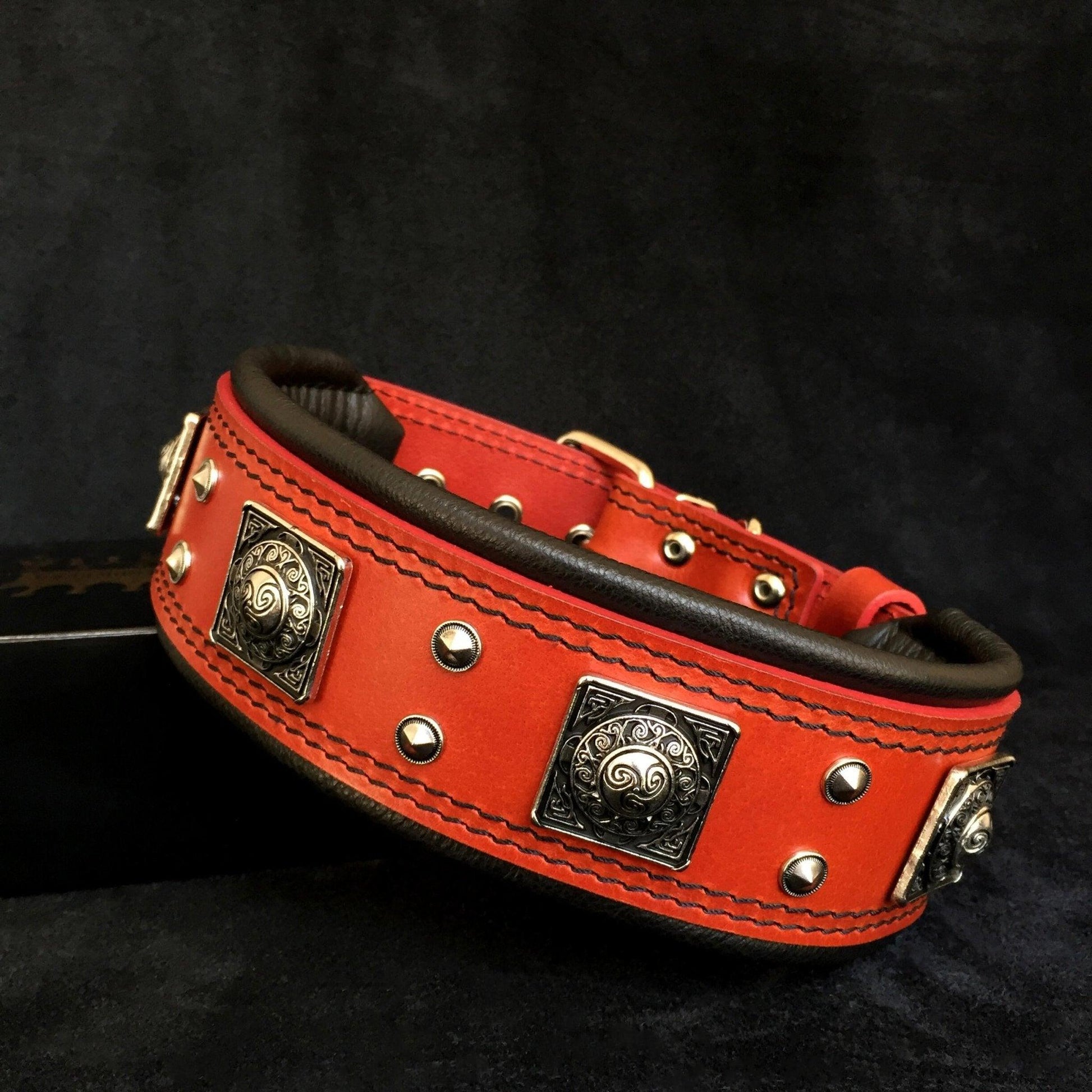 Das „Eros“-Halsband – 6,5 cm (2,5 Zoll) breit in Rot-0